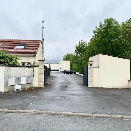 Appartement L'escale : Duplex 4 Pers. Asterix, Aeroport Roissy Cdg, Paris